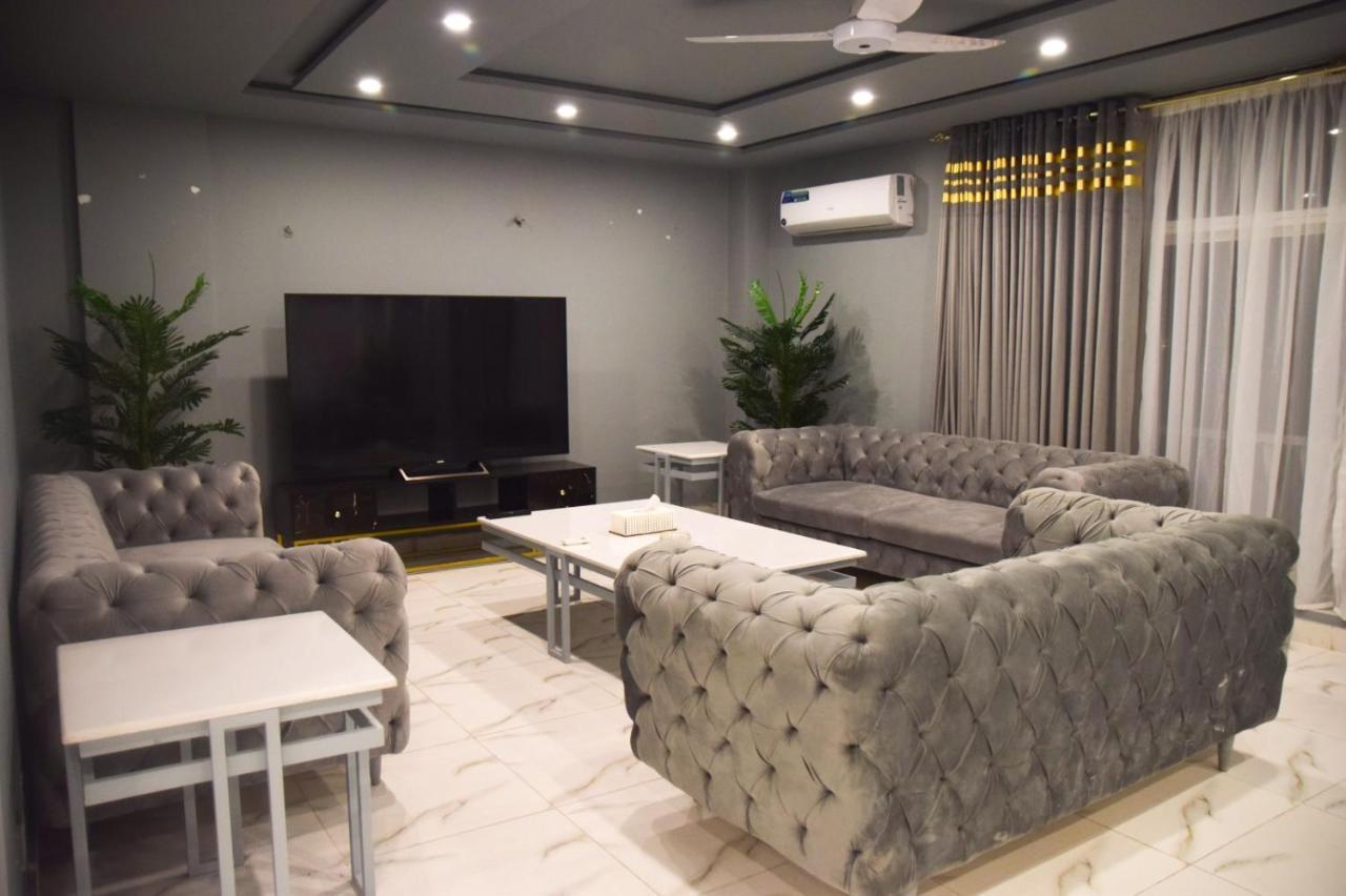 Luxe Suites Bahria Town Lahore Exterior photo