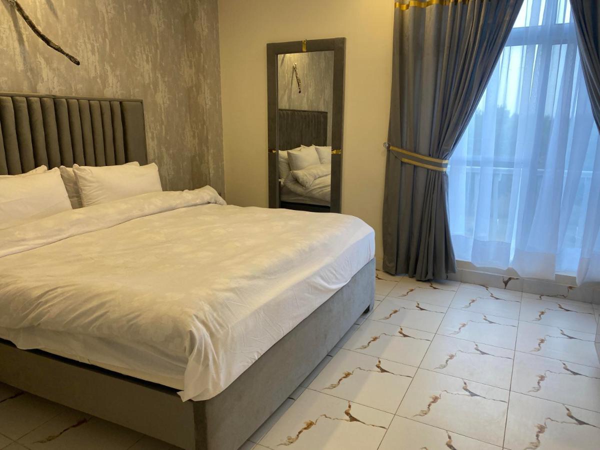 Luxe Suites Bahria Town Lahore Exterior photo