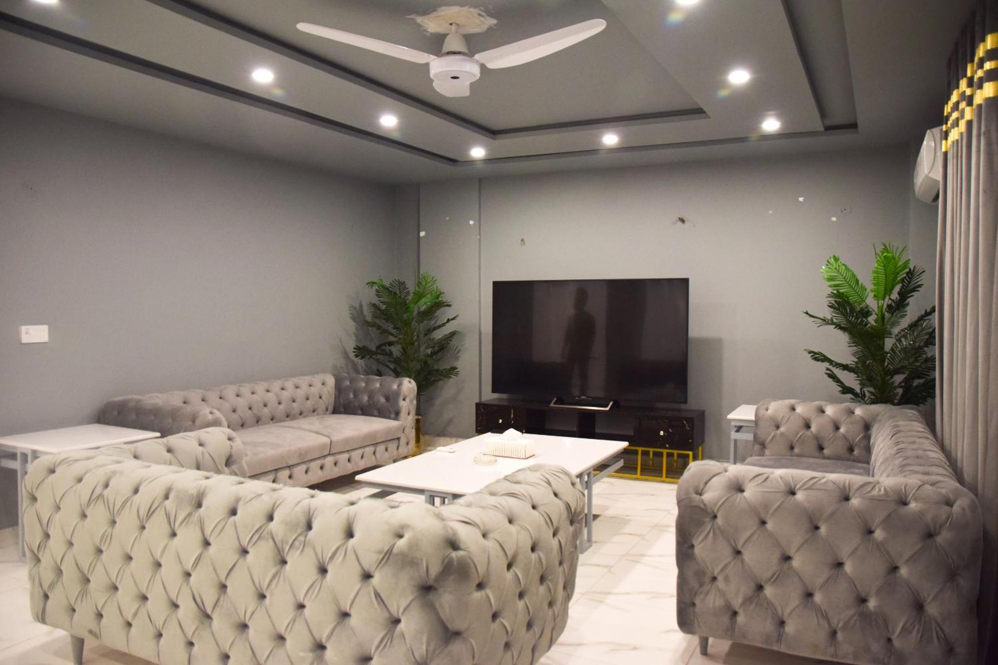 Luxe Suites Bahria Town Lahore Exterior photo